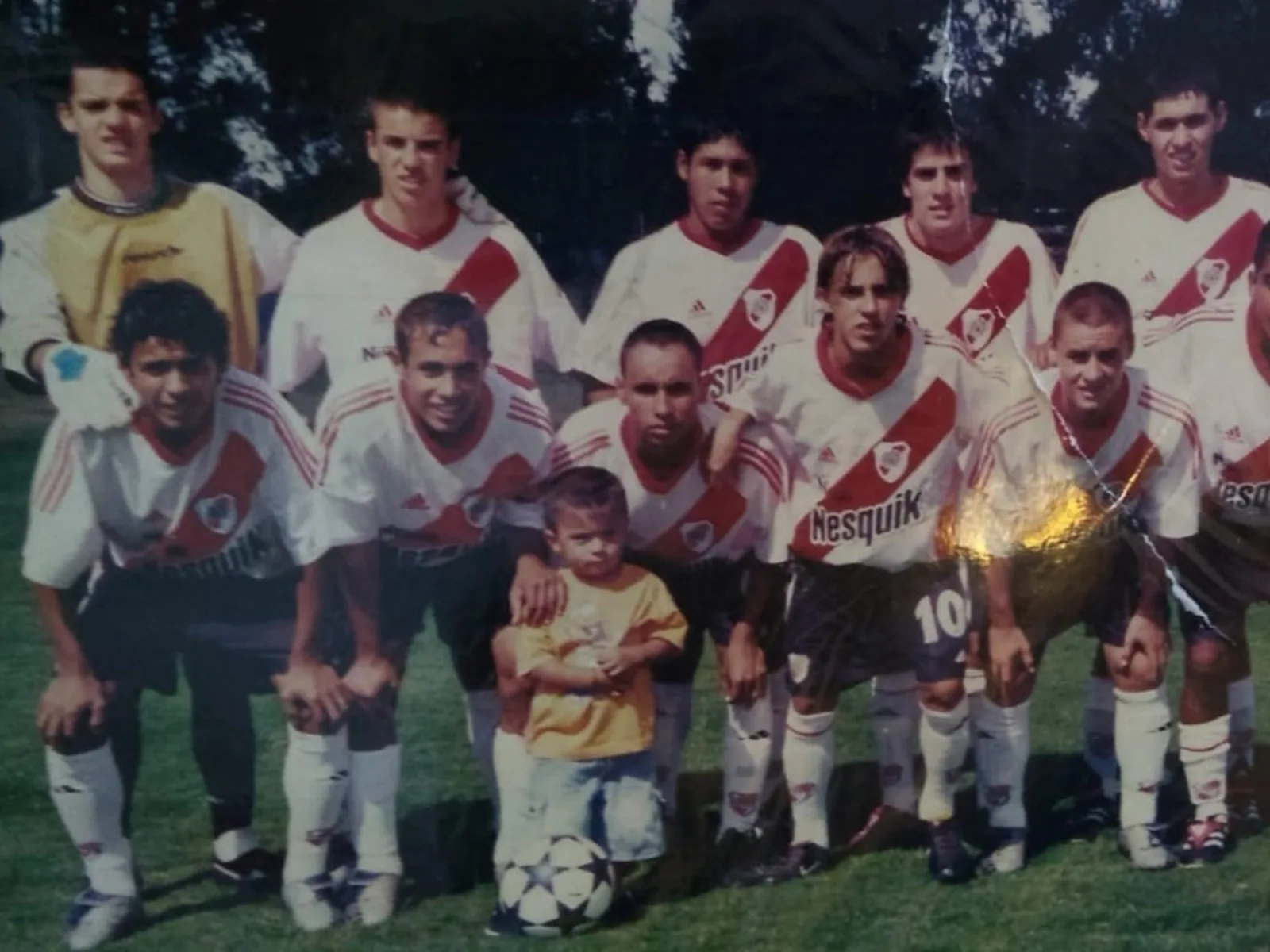 La inédita foto de Thiago Almada de chico en el River Camp que emociona